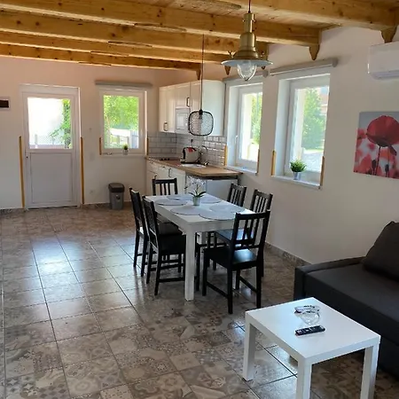 Tisza-i Apartment Tiszafured