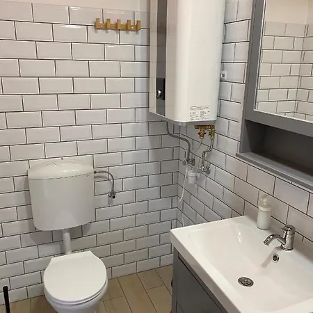 Tisza-i Apartment *